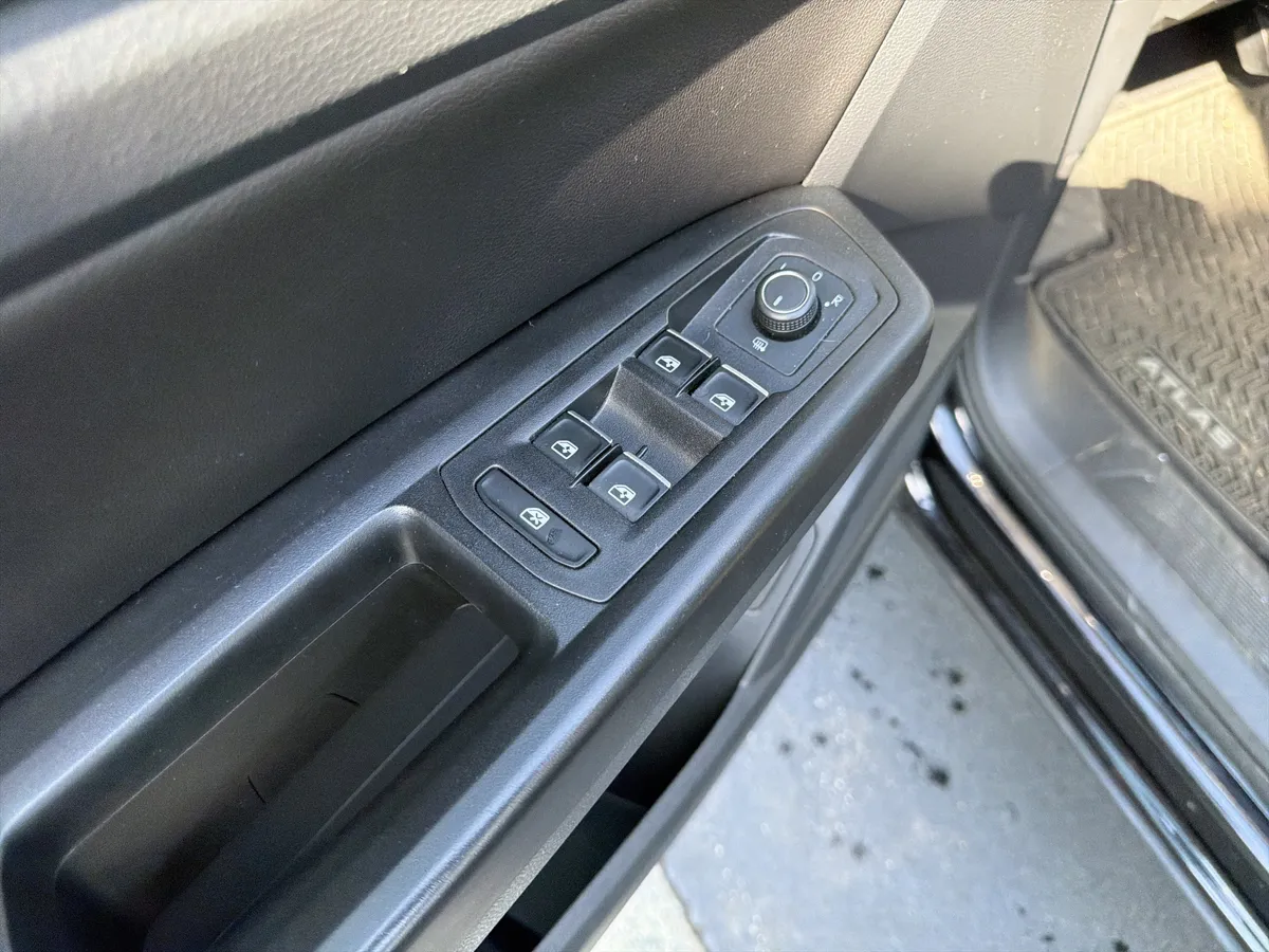 2019 Volkswagen Atlas 3.6L V6 SE w/Technology thumbnail 16
