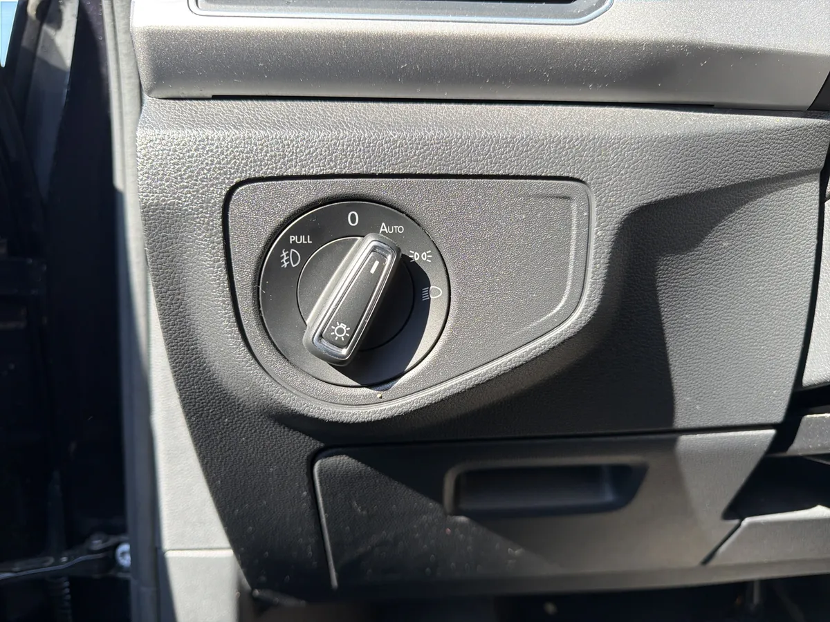 2019 Volkswagen Atlas 3.6L V6 SE w/Technology thumbnail 17