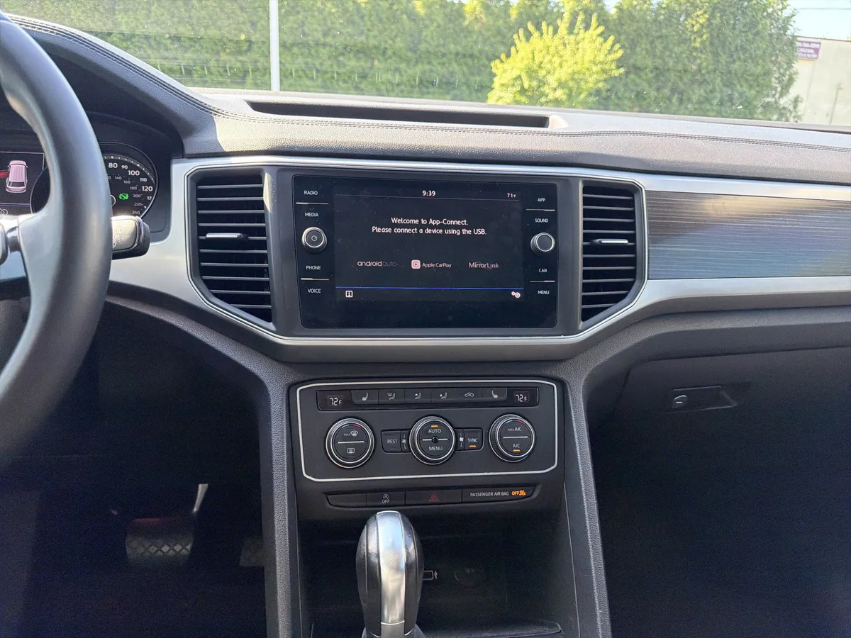 2019 Volkswagen Atlas 3.6L V6 SE w/Technology thumbnail 32