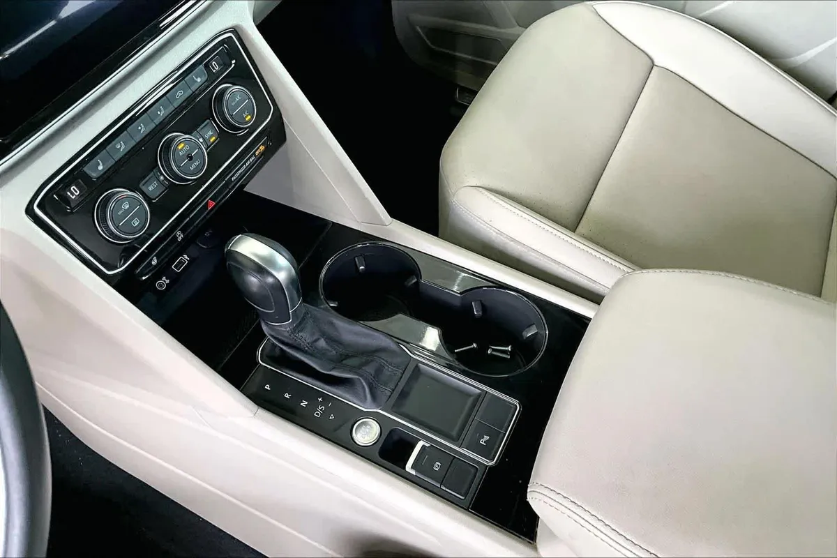 2019 Volkswagen Atlas 3.6L V6 SEL thumbnail 17