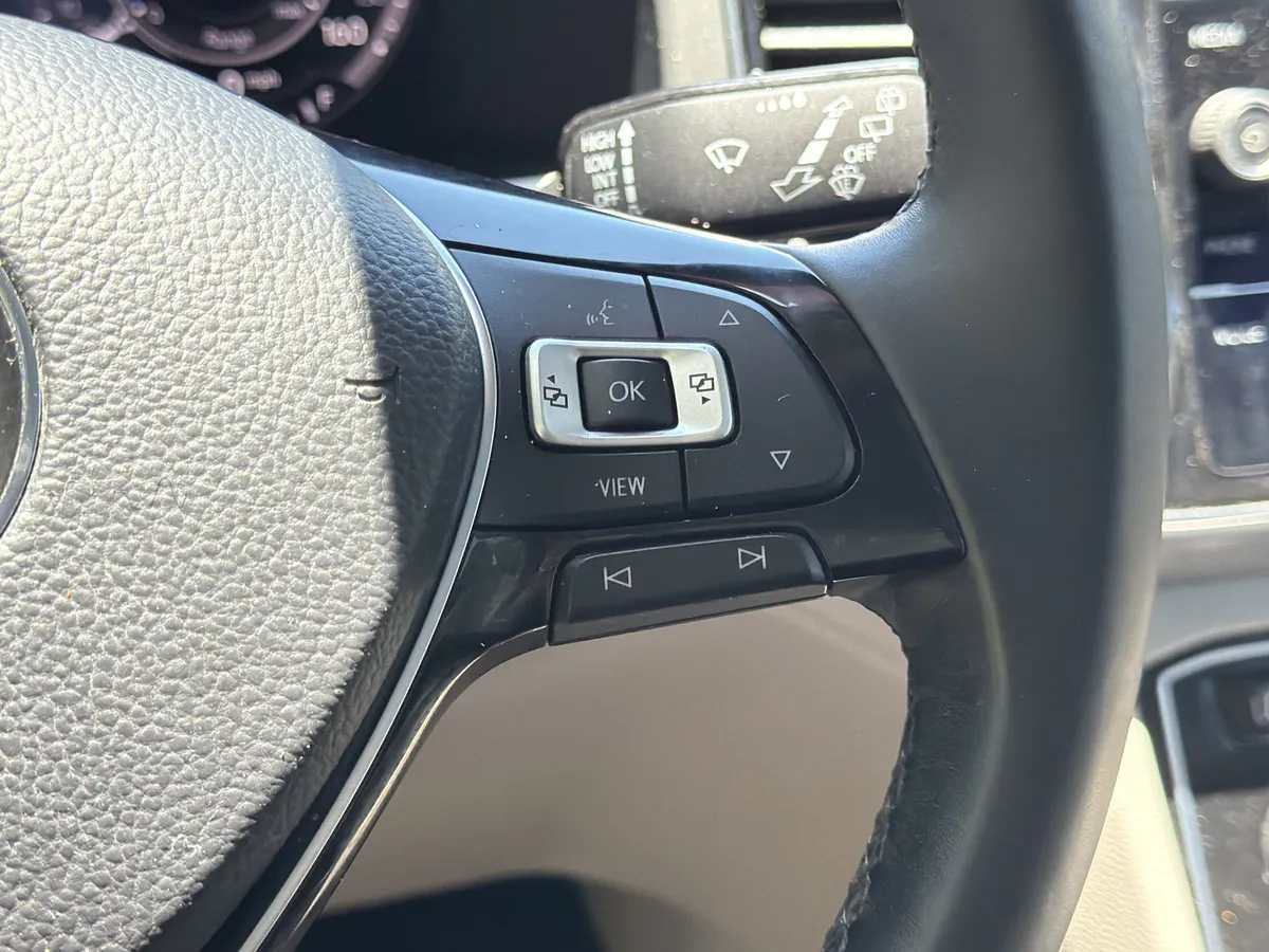 2019 Volkswagen Atlas 3.6L V6 SEL Premium 4MOTION thumbnail 23
