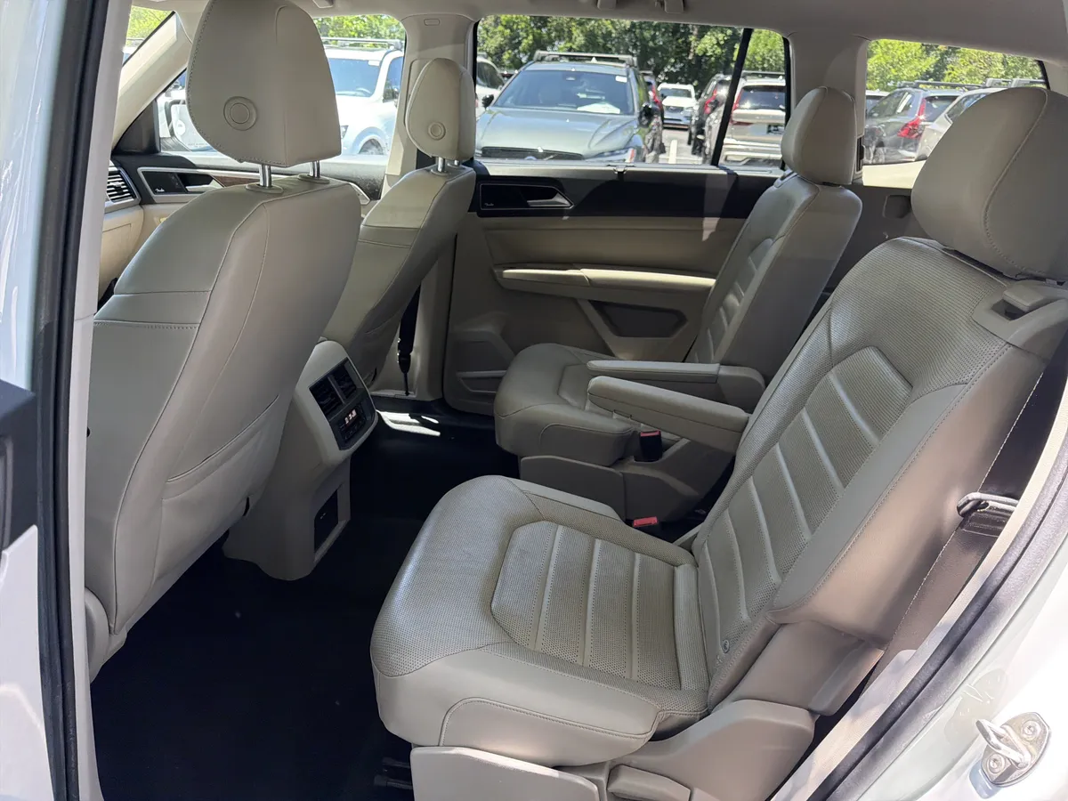 2019 Volkswagen Atlas 3.6L V6 SEL Premium 4MOTION thumbnail 32