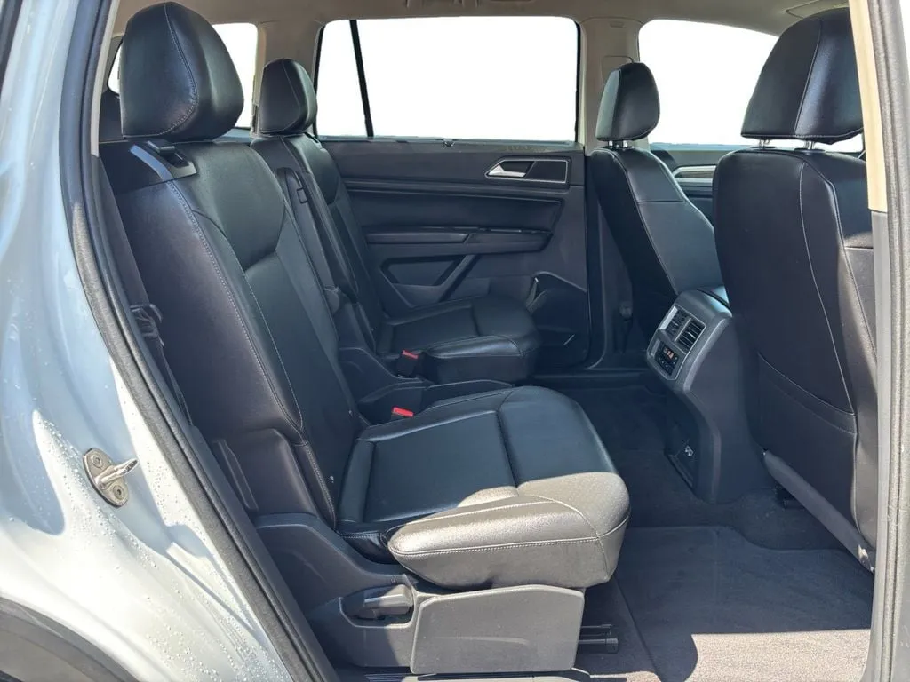 2019 Volkswagen Atlas 3.6L V6 SEL R-Line thumbnail 23