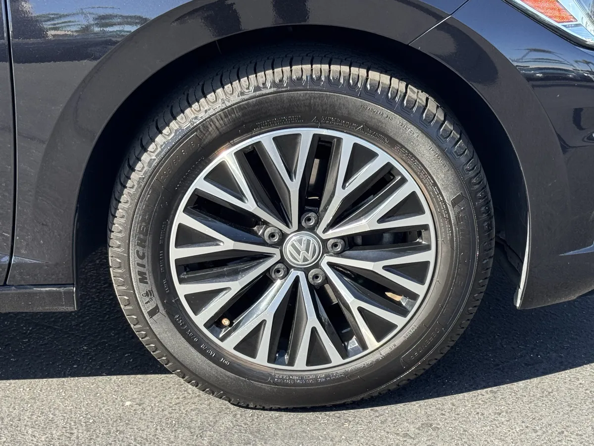 2019 Volkswagen Jetta SEL thumbnail 11