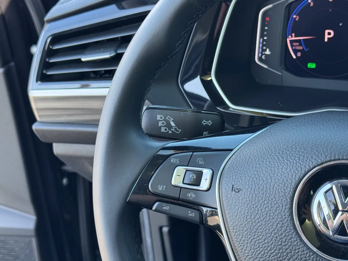2019 Volkswagen Jetta SEL thumbnail 18