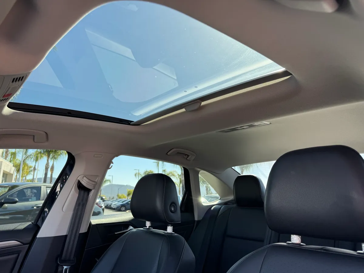 2019 Volkswagen Jetta SEL thumbnail 29