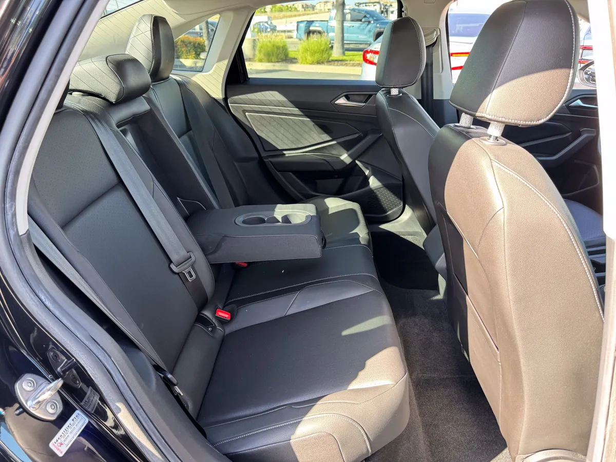 2019 Volkswagen Jetta SEL thumbnail 32