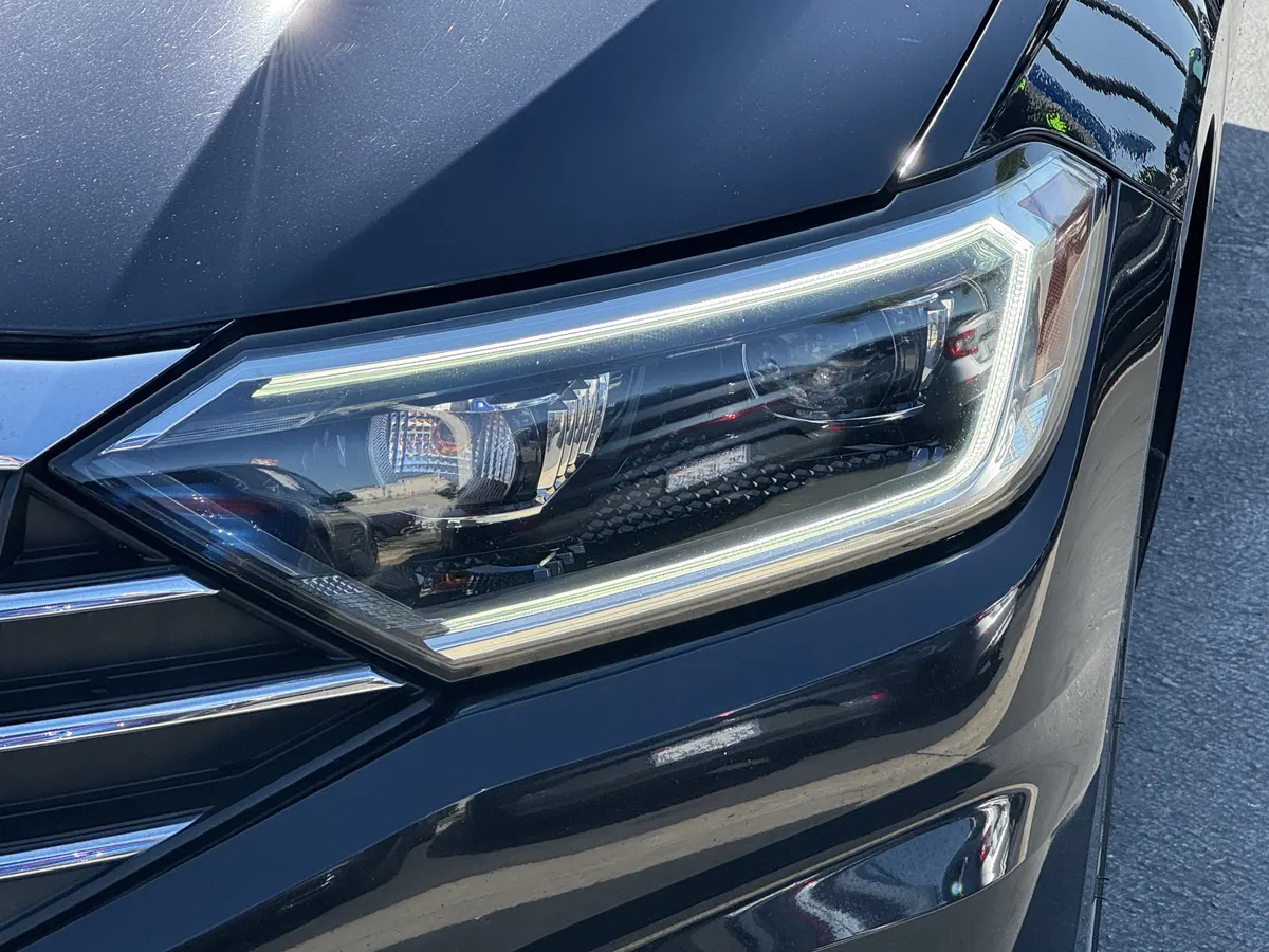 2019 Volkswagen Jetta SEL thumbnail 5