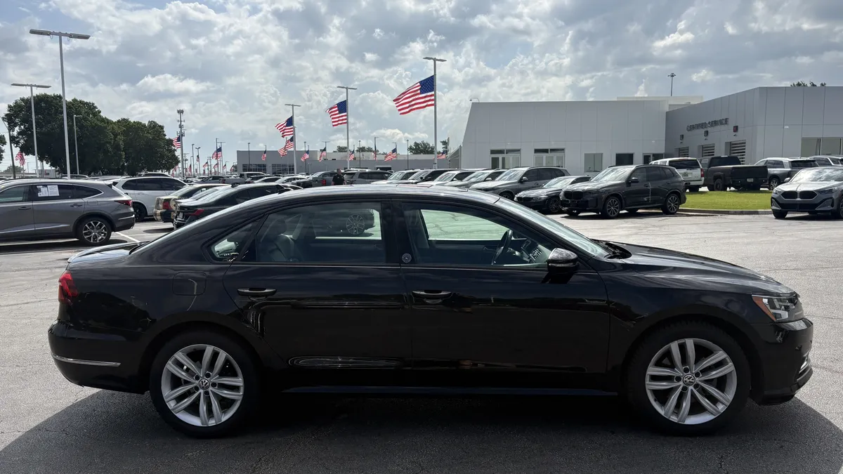 2019 Volkswagen Passat 2.0T Wolfsburg Edition thumbnail 10