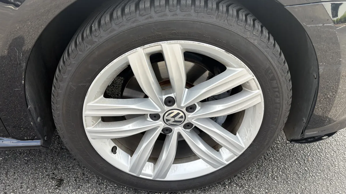 2019 Volkswagen Passat 2.0T Wolfsburg Edition thumbnail 14