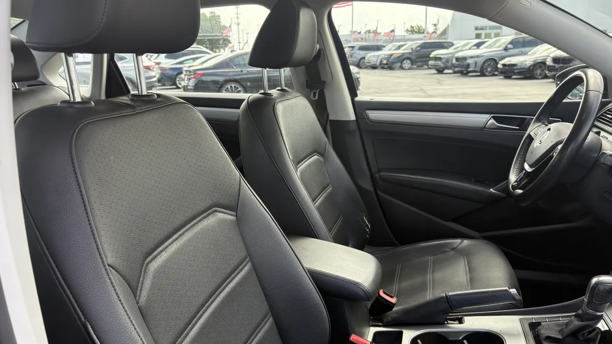 2019 Volkswagen Passat 2.0T Wolfsburg Edition thumbnail 32