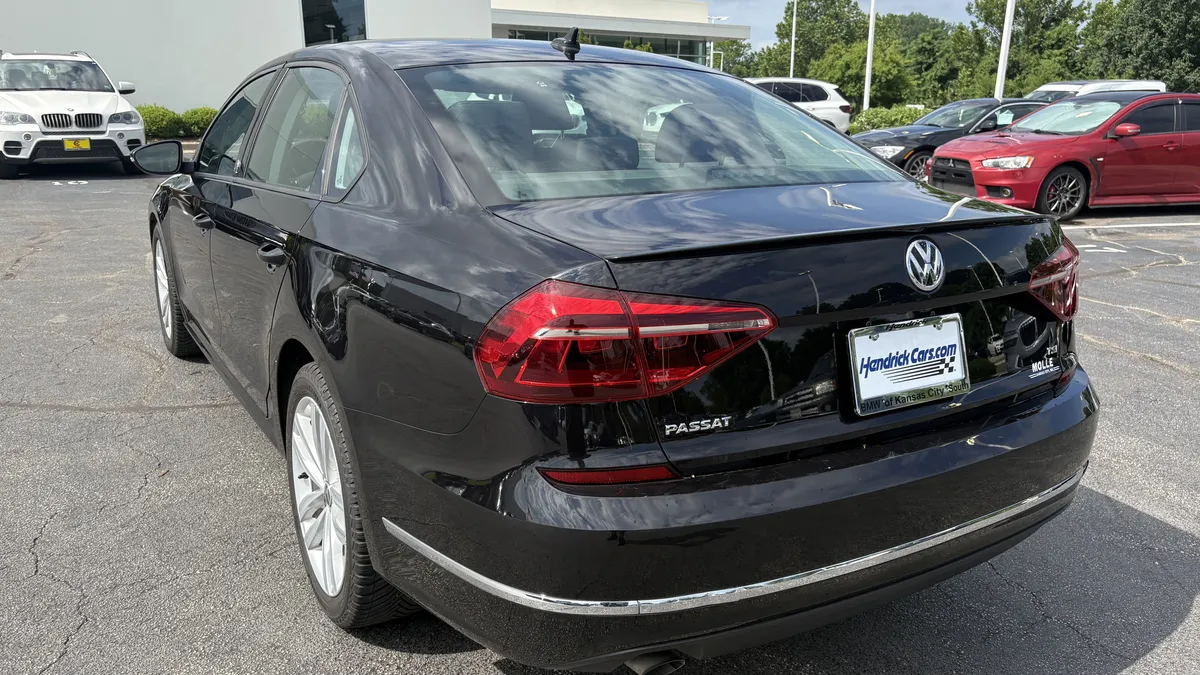 2019 Volkswagen Passat 2.0T Wolfsburg Edition thumbnail 7