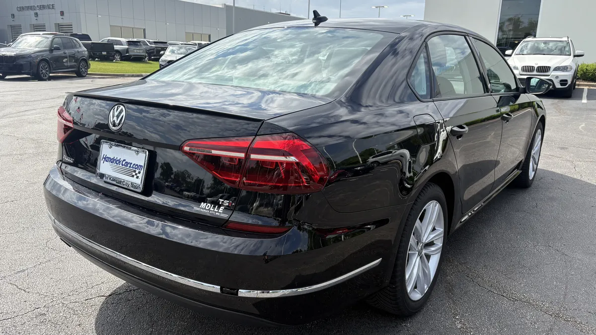 2019 Volkswagen Passat 2.0T Wolfsburg Edition thumbnail 9