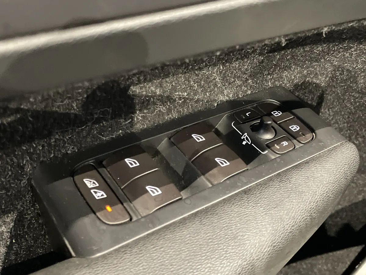 2019 Volvo XC40 Inscription thumbnail 2