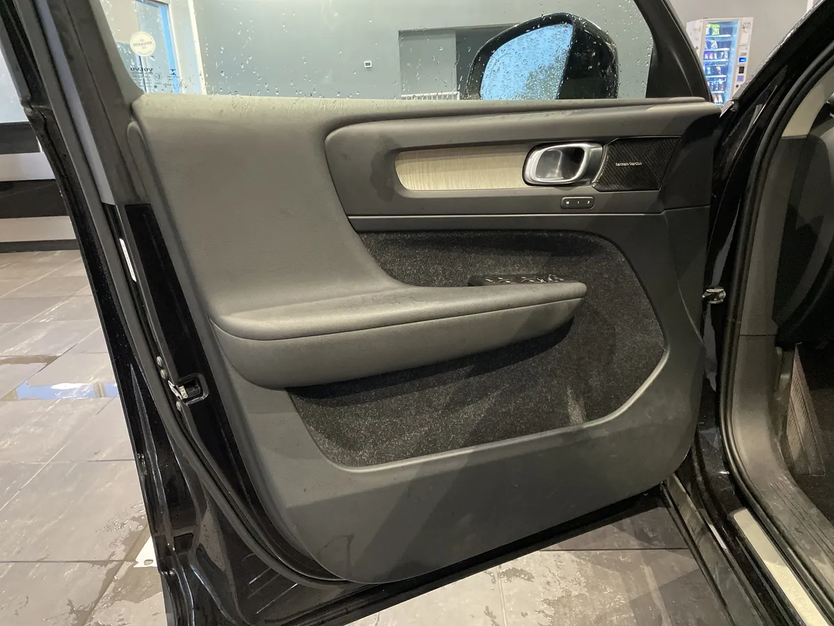 2019 Volvo XC40 Inscription thumbnail 24