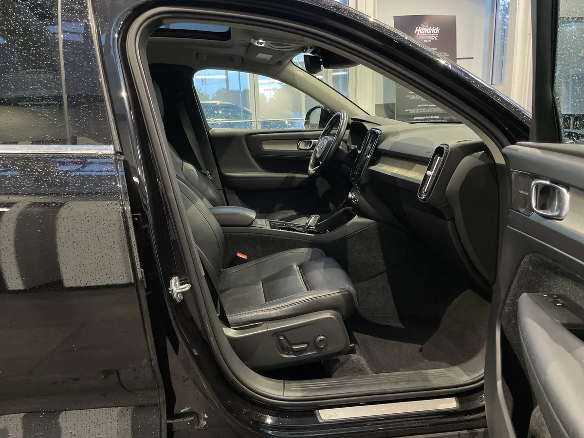 2019 Volvo XC40 Inscription thumbnail 37
