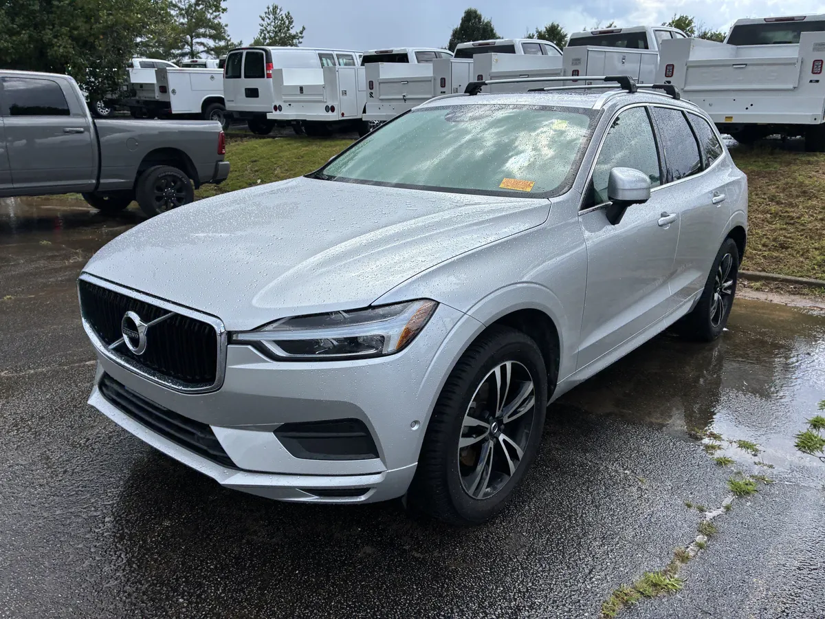 2019 Volvo XC60 Momentum thumbnail 2