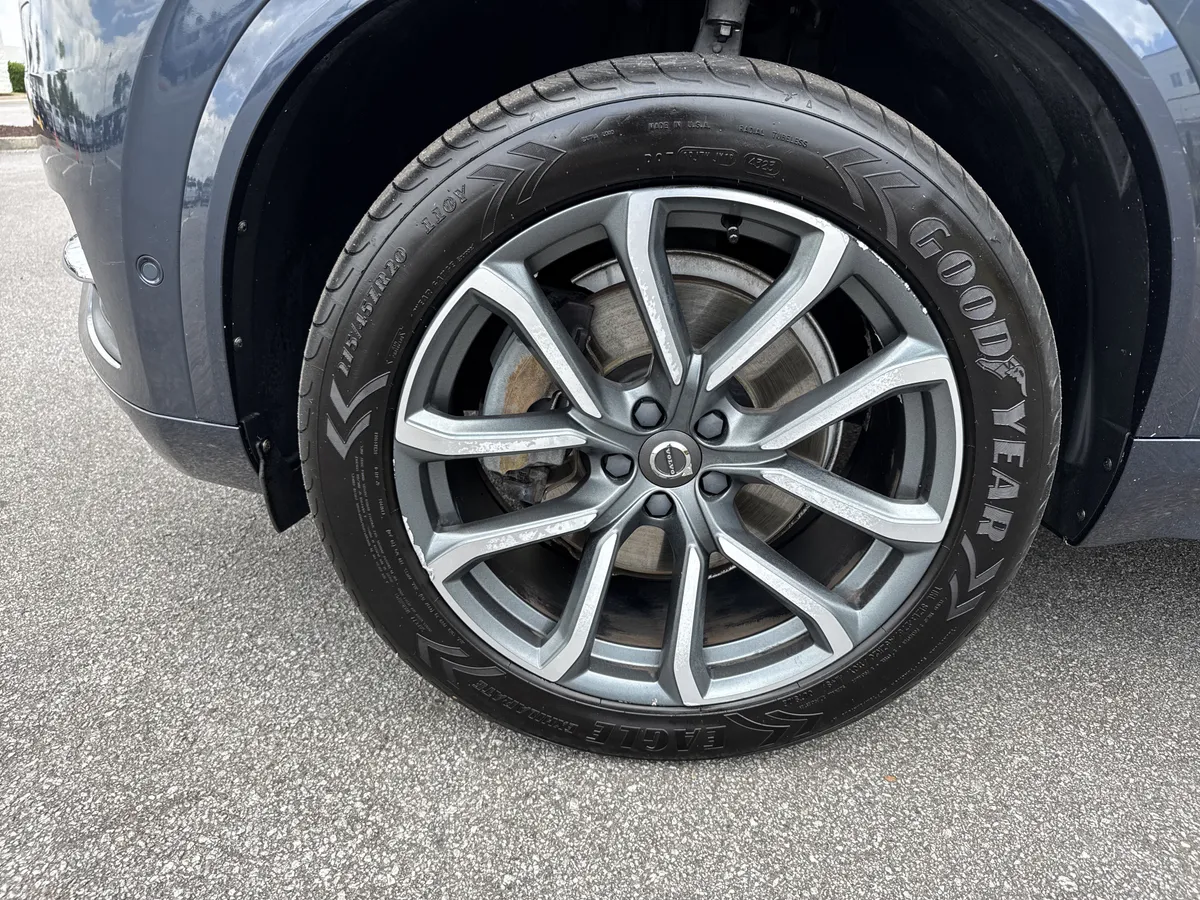 2019 Volvo XC90 Momentum thumbnail 11
