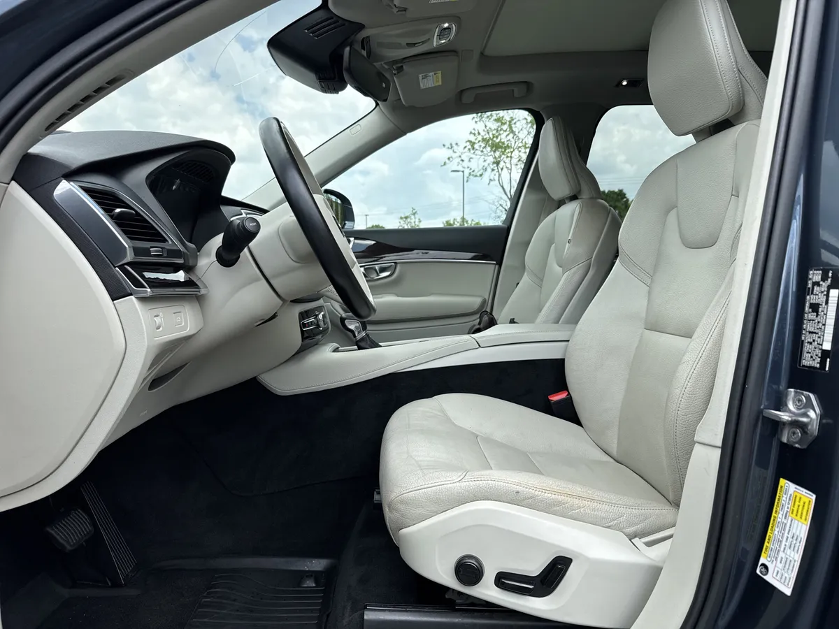 2019 Volvo XC90 Momentum thumbnail 15