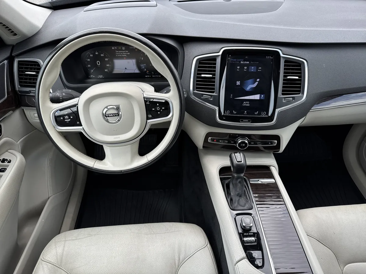 2019 Volvo XC90 Momentum thumbnail 17