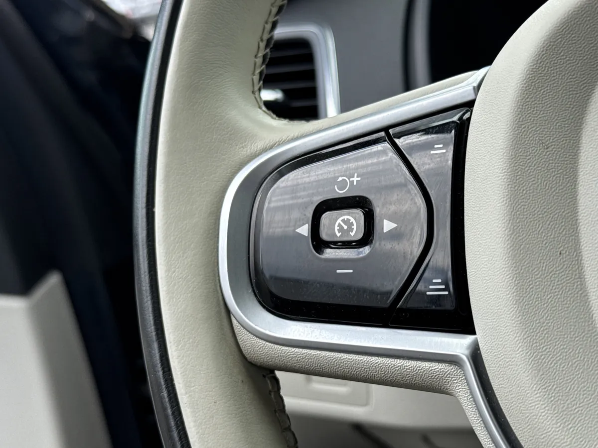 2019 Volvo XC90 Momentum thumbnail 18