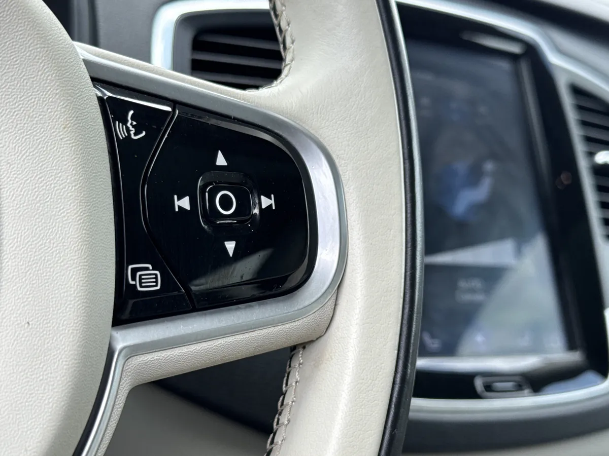 2019 Volvo XC90 Momentum thumbnail 19