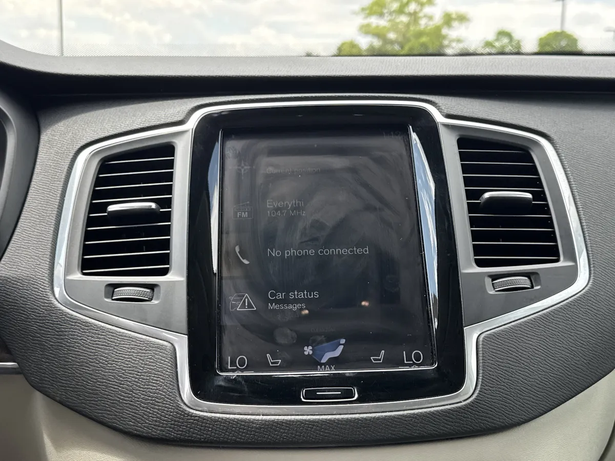 2019 Volvo XC90 Momentum thumbnail 22