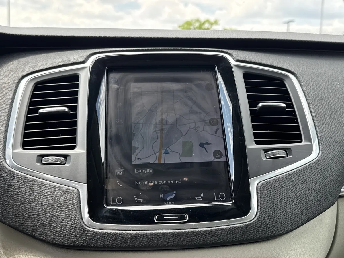2019 Volvo XC90 Momentum thumbnail 23