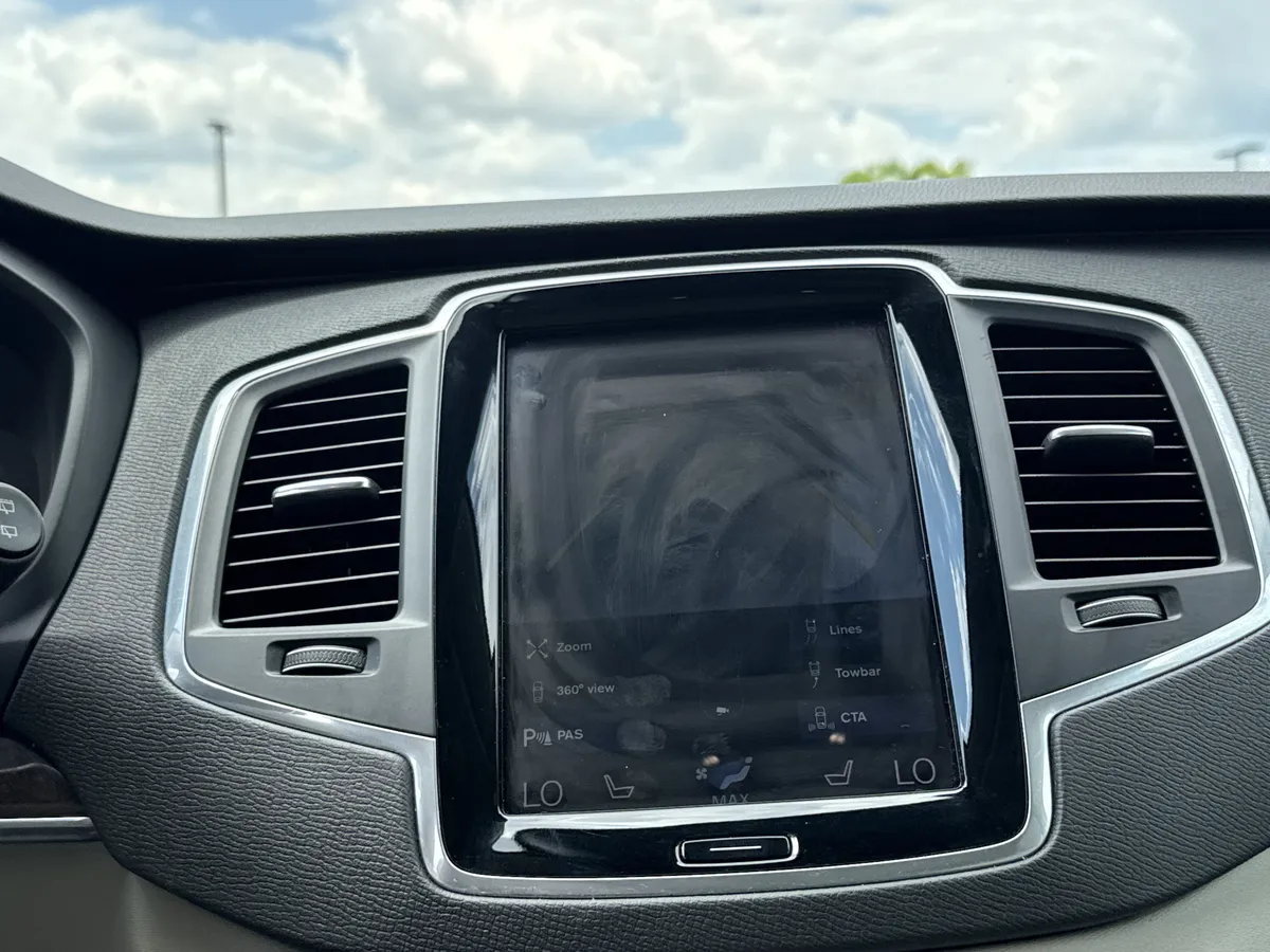 2019 Volvo XC90 Momentum thumbnail 24