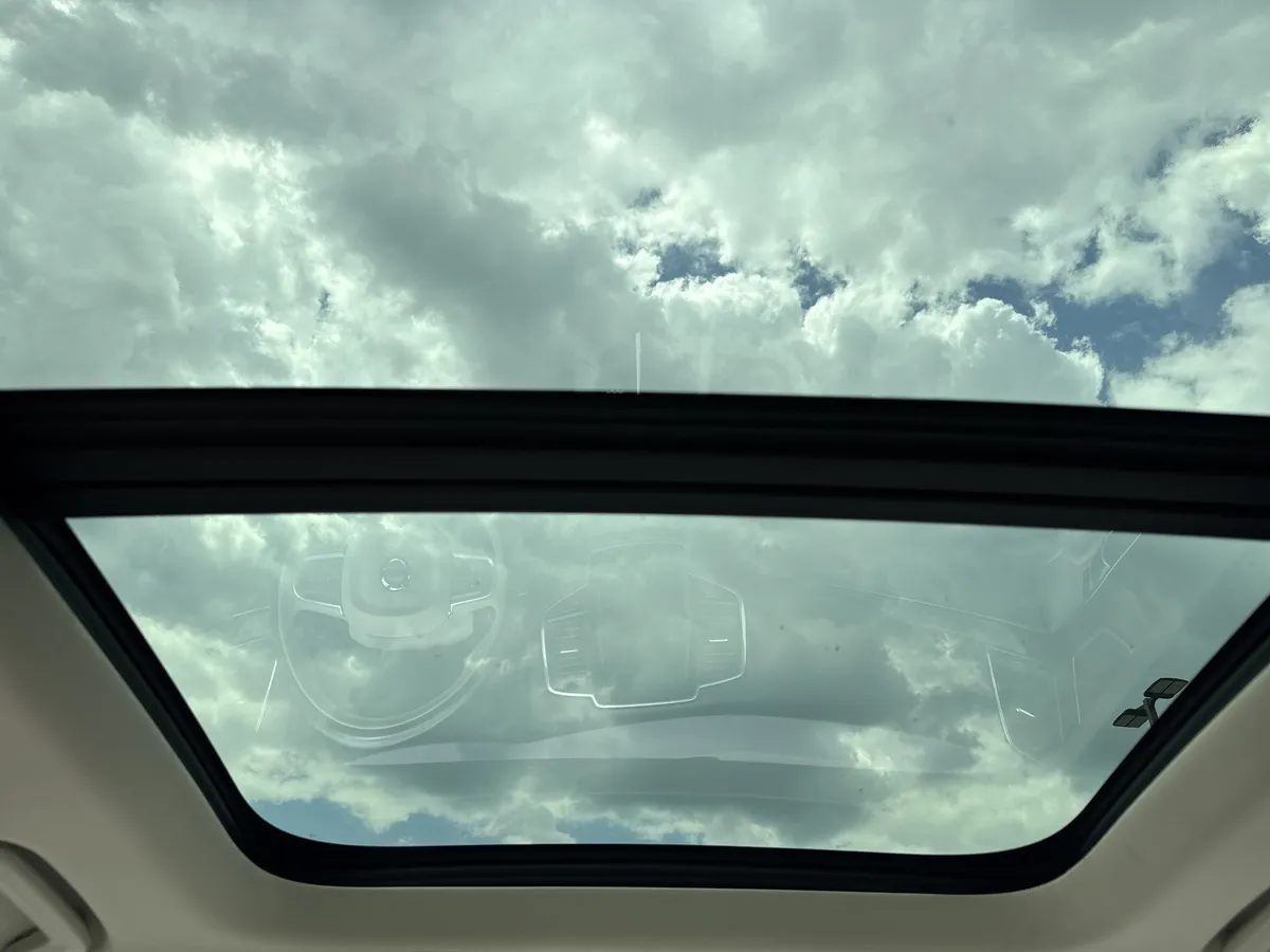 2019 Volvo XC90 Momentum thumbnail 26