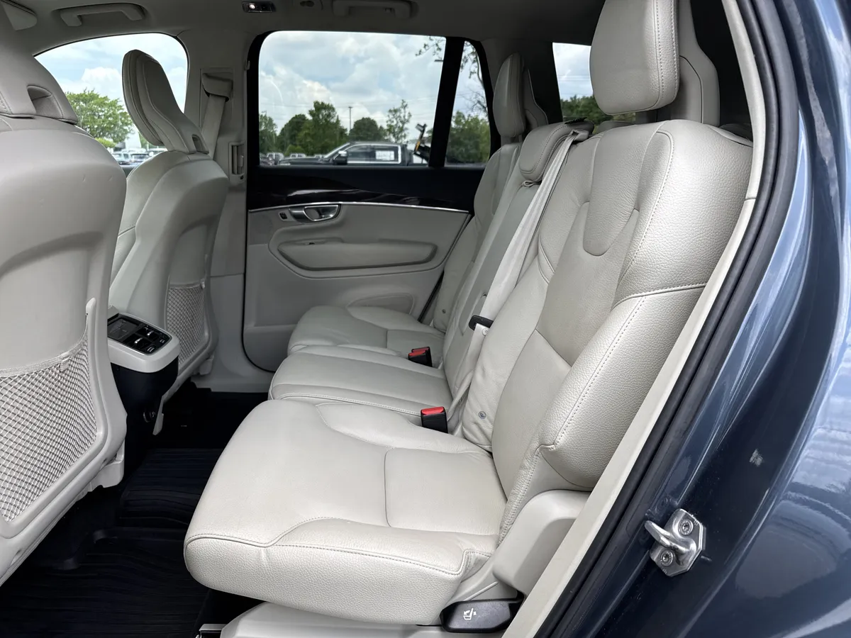2019 Volvo XC90 Momentum thumbnail 29