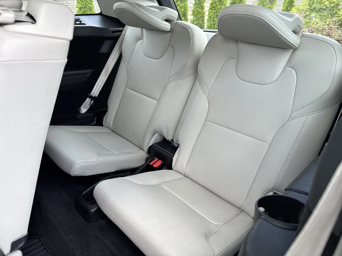 2019 Volvo XC90 Momentum thumbnail 30