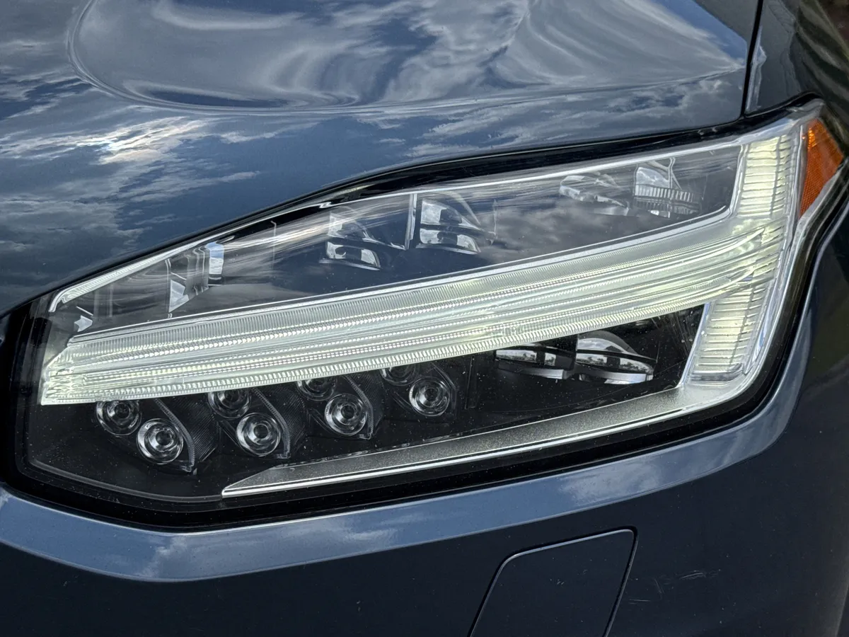 2019 Volvo XC90 Momentum thumbnail 4