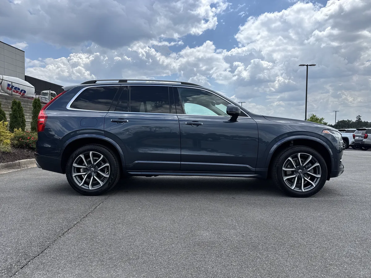 2019 Volvo XC90 Momentum thumbnail 9