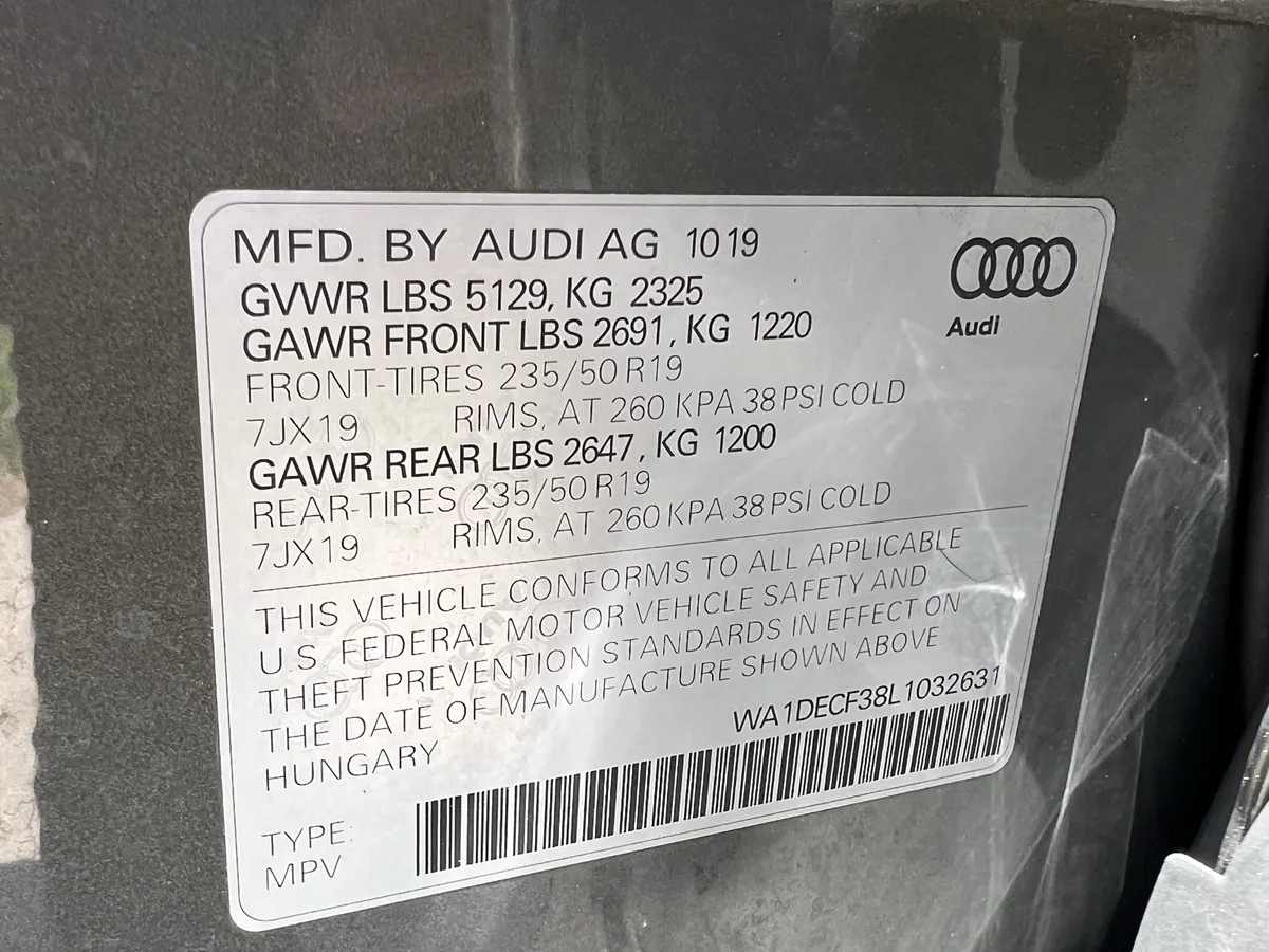 2020 Audi Q3 S line Premium thumbnail 36