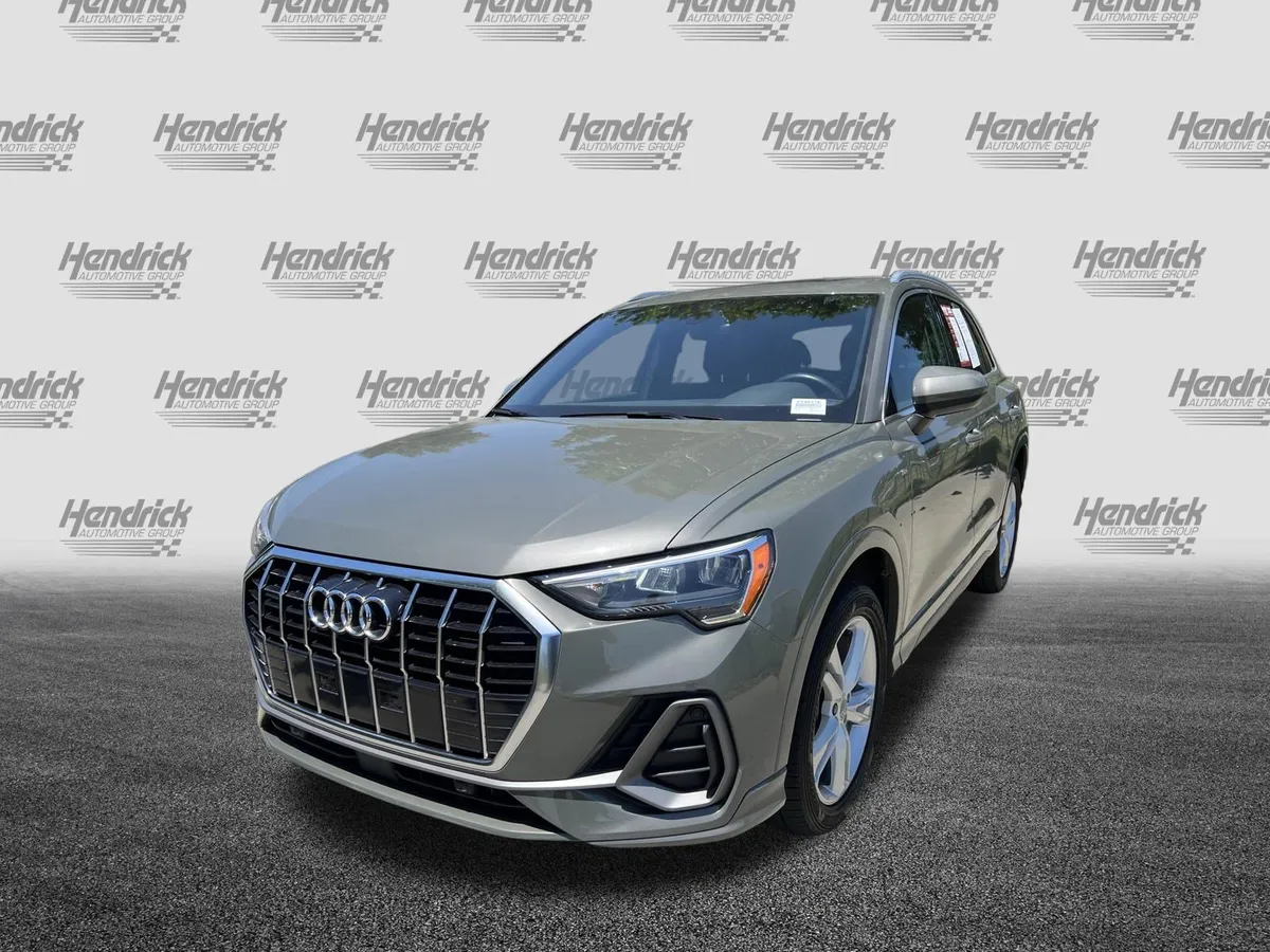 2020 Audi Q3 S line Premium thumbnail 4