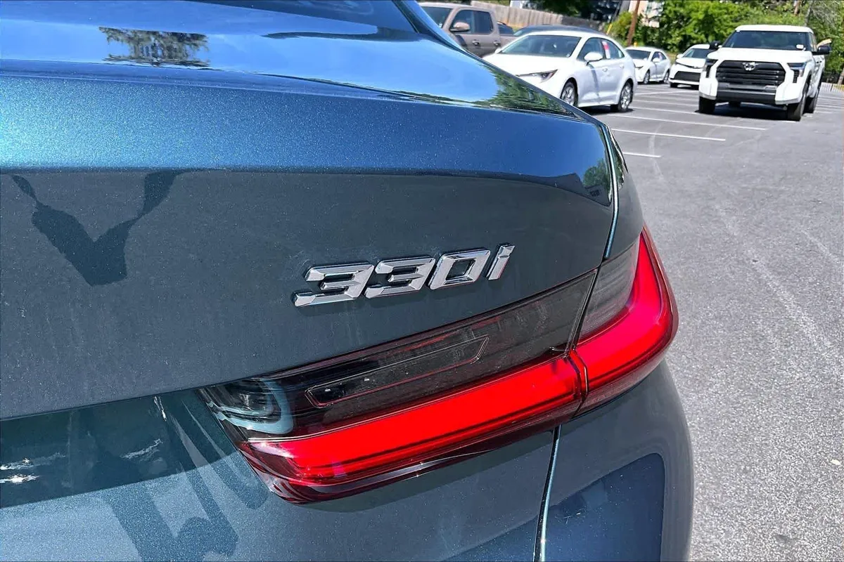 2020 BMW 330i 330i thumbnail 10