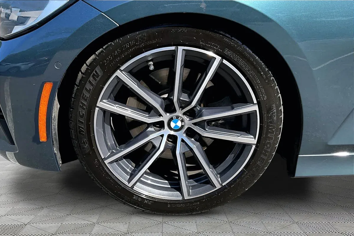 2020 BMW 330i 330i thumbnail 11