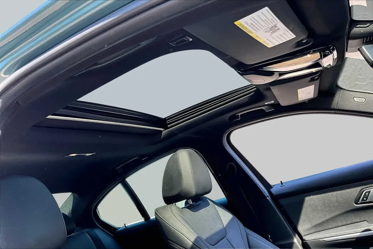 2020 BMW 330i 330i thumbnail 14