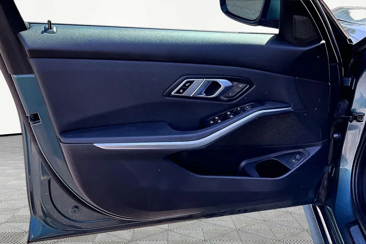 2020 BMW 330i 330i thumbnail 22