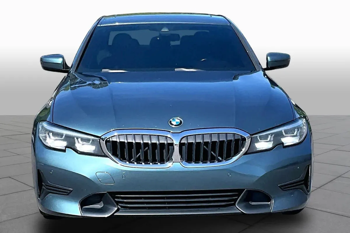 2020 BMW 330i 330i thumbnail 4