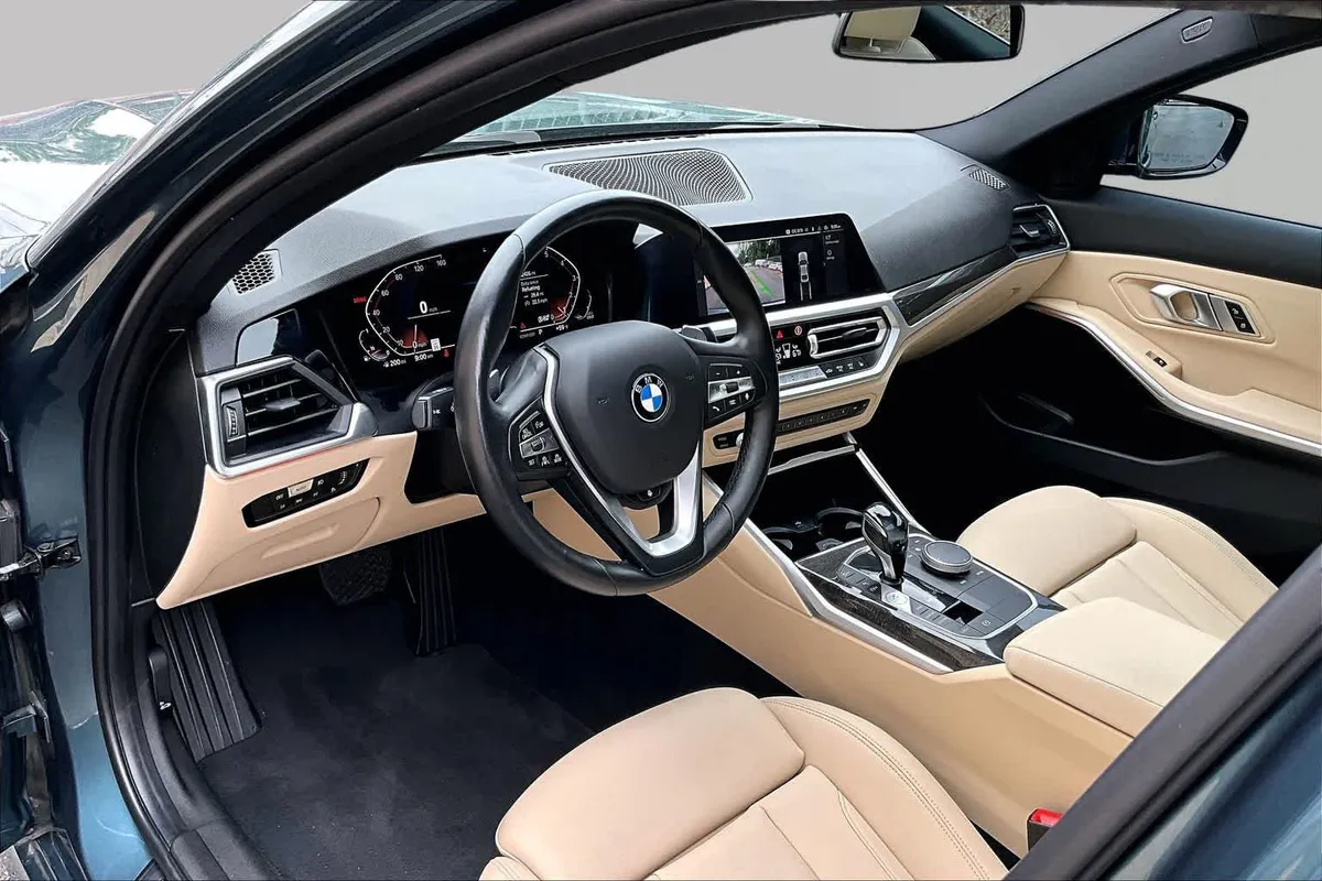 2020 BMW 330i xDrive 330i xDrive thumbnail 18