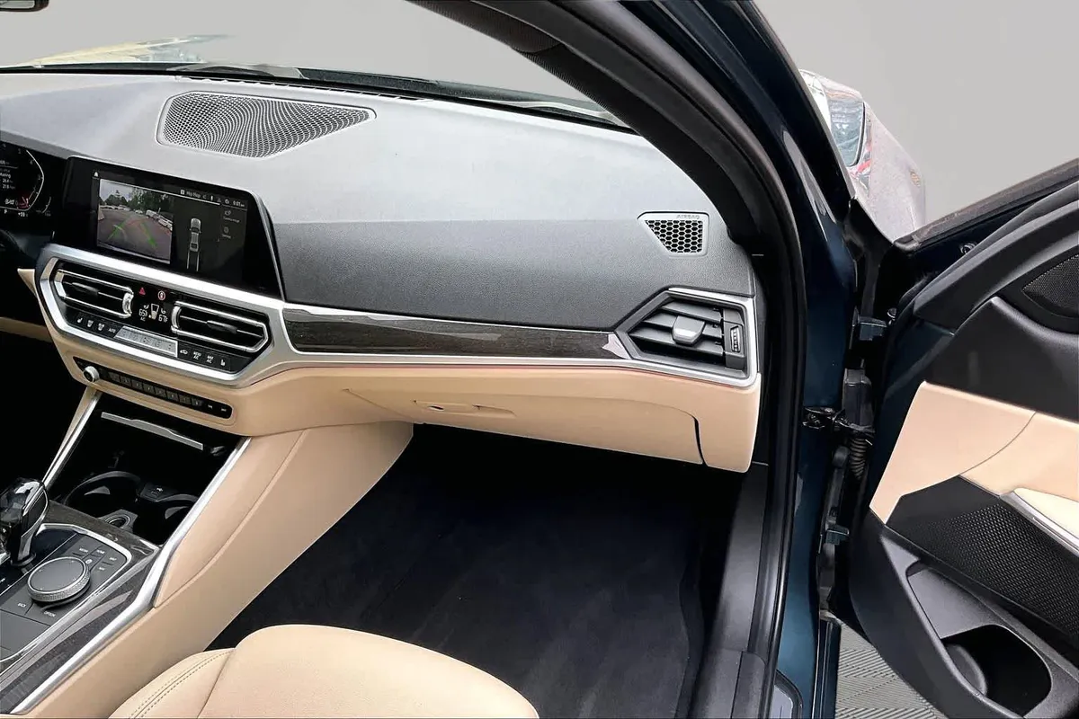 2020 BMW 330i xDrive 330i xDrive thumbnail 19