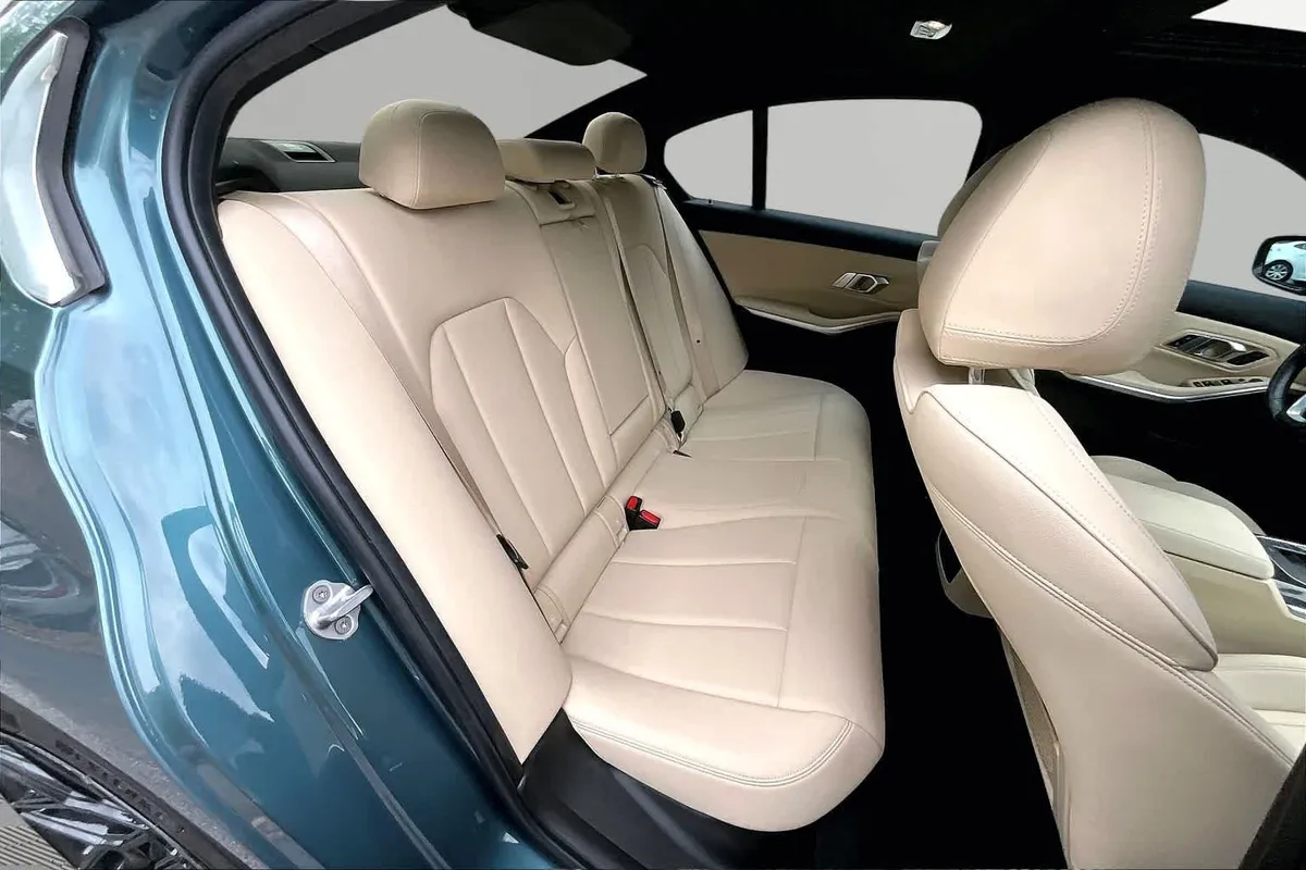 2020 BMW 330i xDrive 330i xDrive thumbnail 20