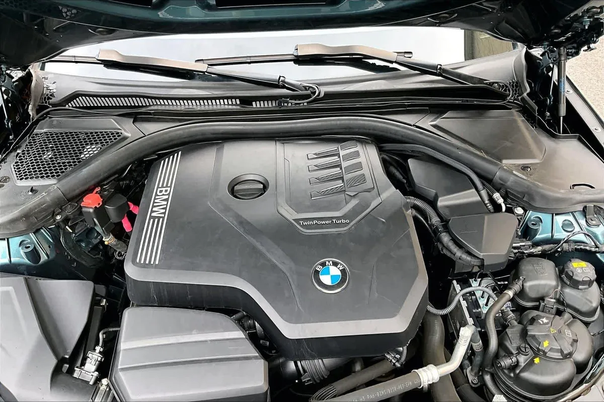 2020 BMW 330i xDrive 330i xDrive thumbnail 32