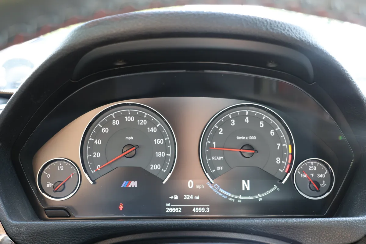 2020 BMW M4 thumbnail 9