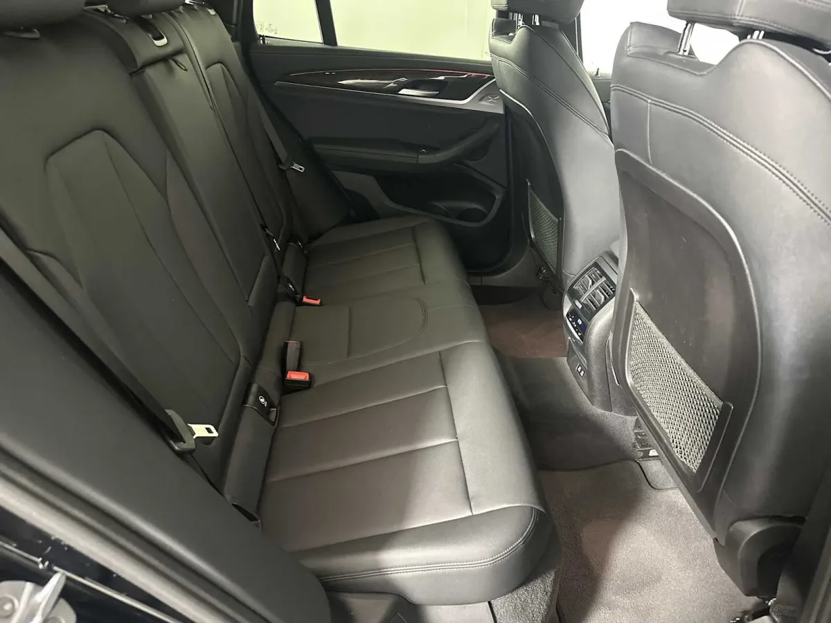 2020 BMW X3 sDrive30i thumbnail 19