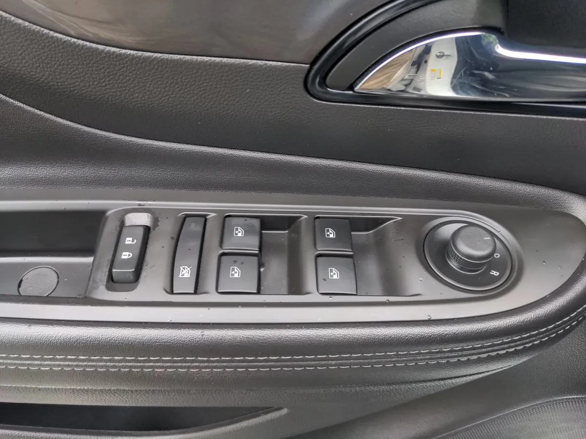 2020 Buick Encore Preferred thumbnail 14