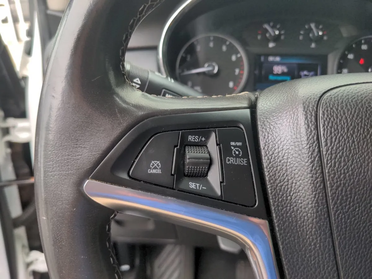 2020 Buick Encore Preferred thumbnail 18