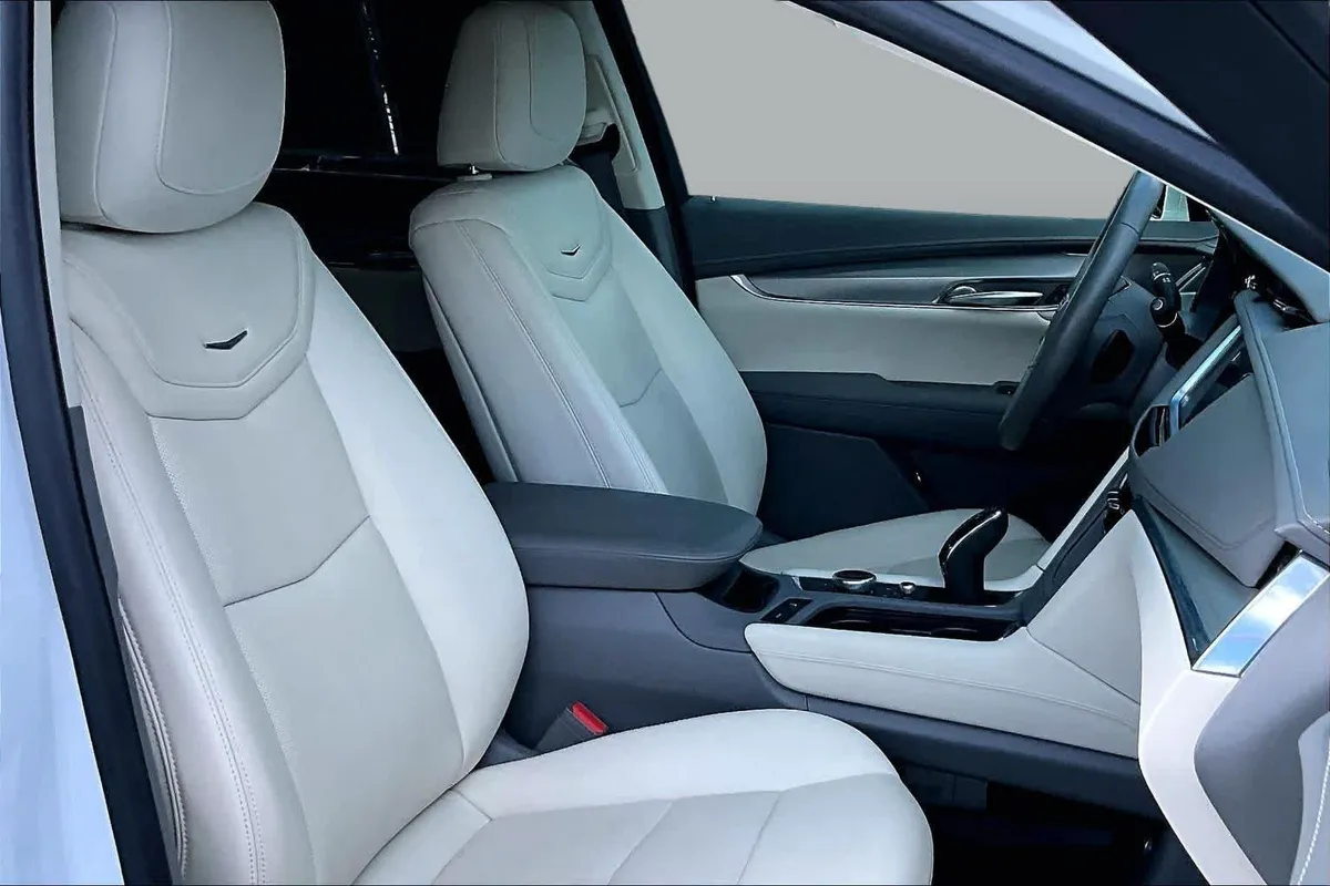2020 Cadillac XT5 Premium Luxury FWD thumbnail 9